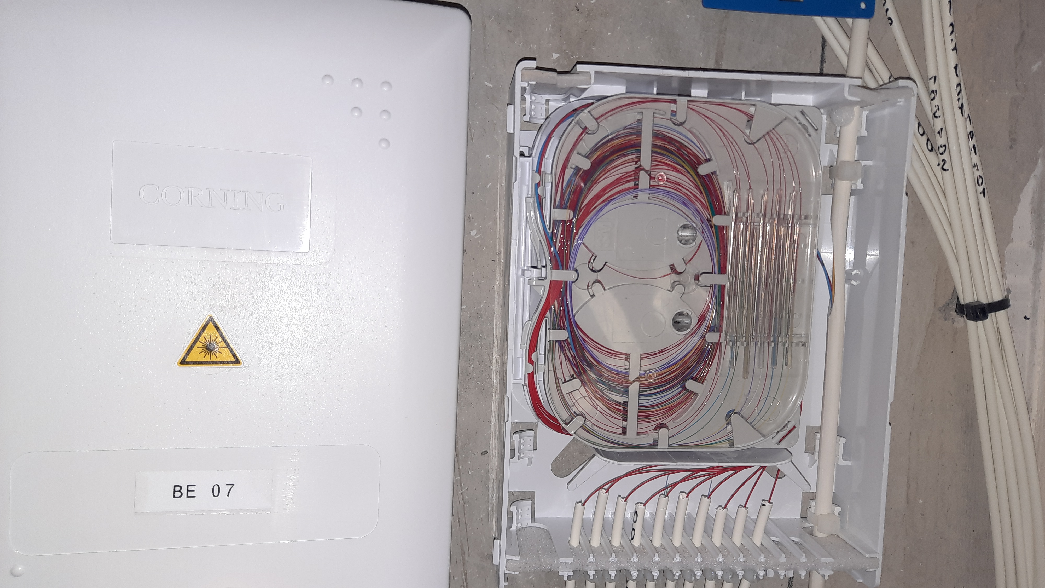 Boîtier d'étage FTTH